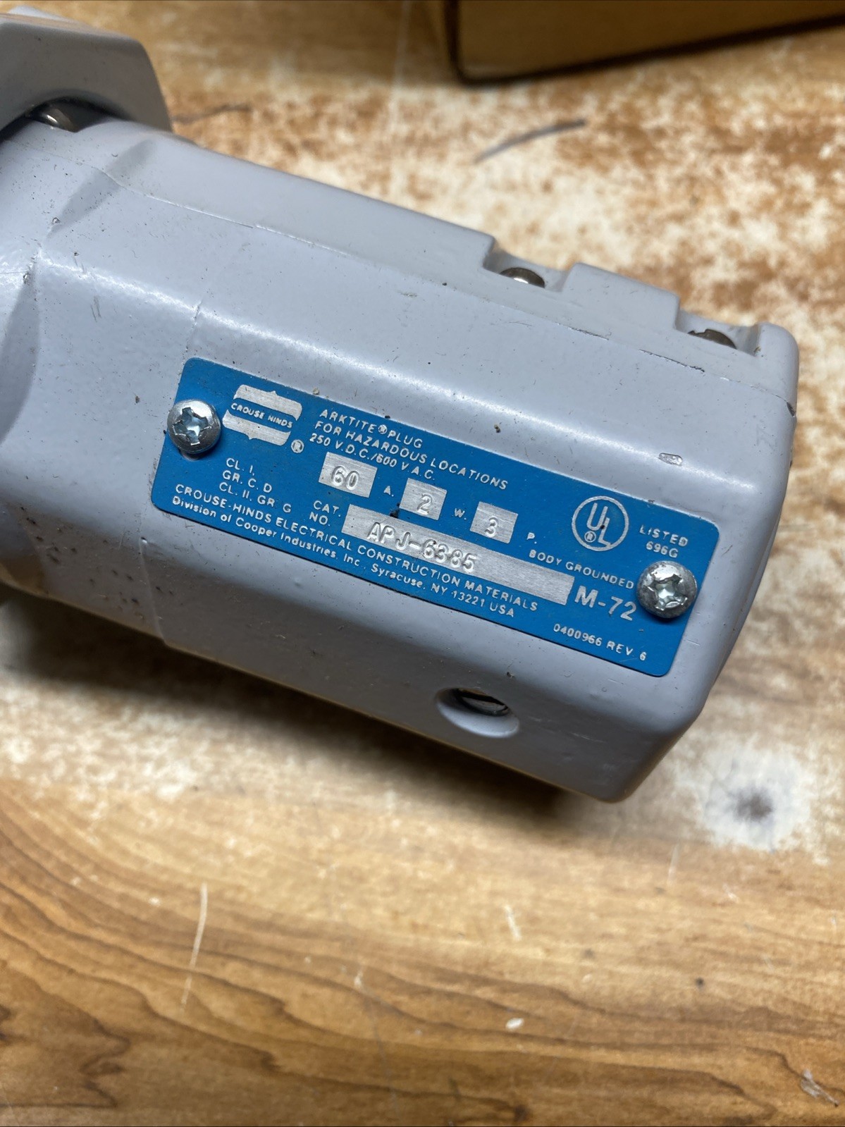 Crouse Hinds Arktite Connector Plu M4 APJ6385 60 AMP 2 WIRE 3 POLE 250VDC 600VAC