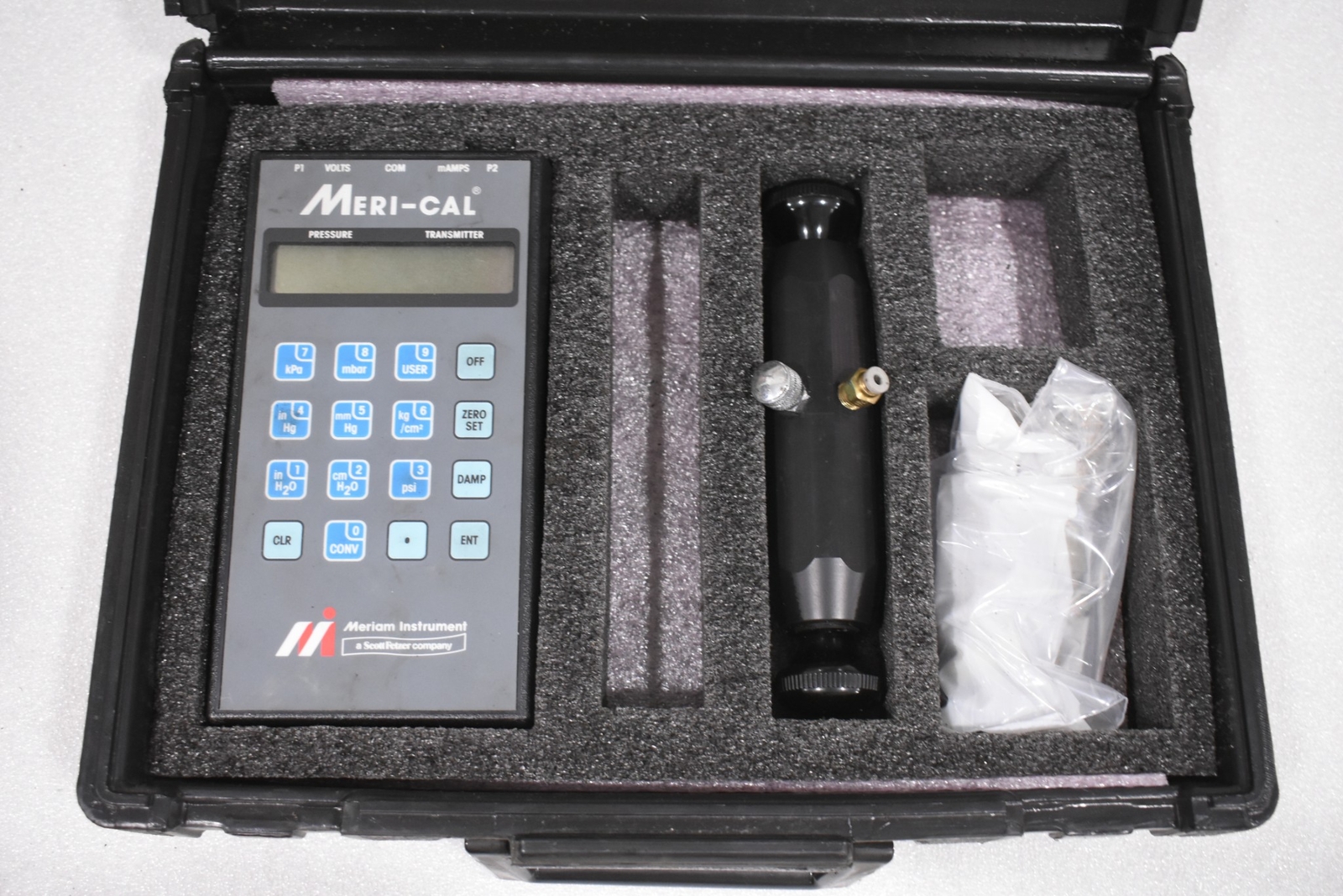 MERIAM DP2000I MERI-CAL DIGITAL MANOMETER/CALIBRATOR, 200-2000WC, 30MA, B34348-1