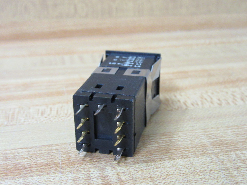 Dialight 554-6221-411 Pushbutton Switch 5546221411 White/Test