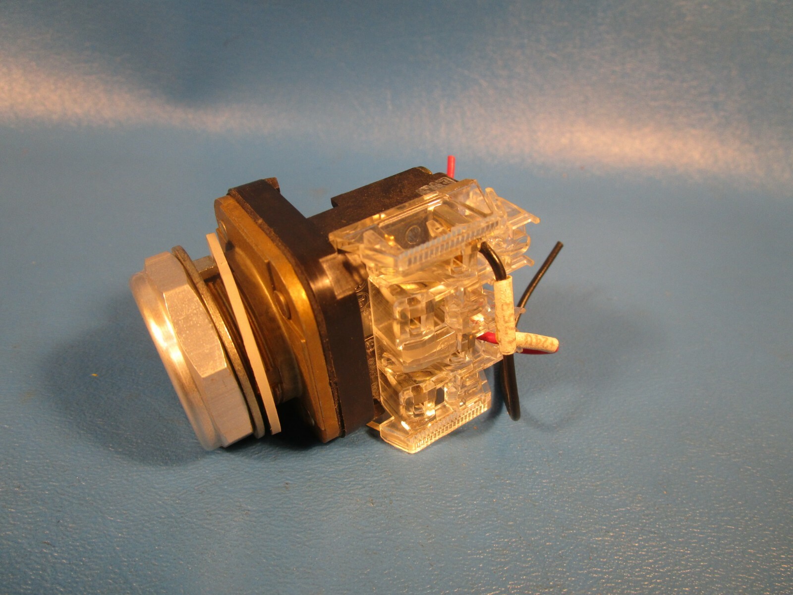 Allen Bradley 800T-A, Selector Push Button, Black, Round, Flush, w Contact Block