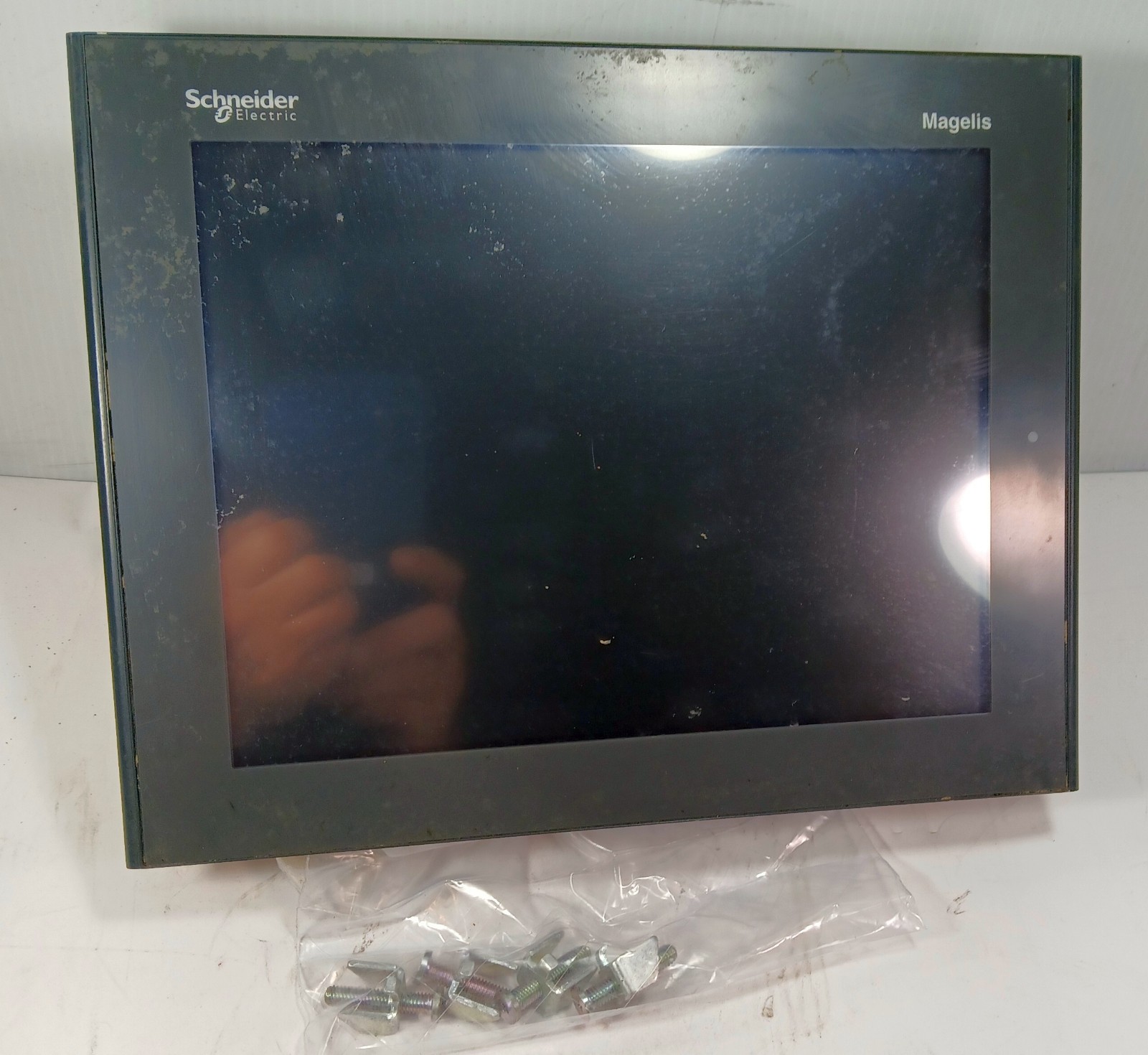 1 USED SCHNEIDER XBTGT5330 MAGELIS ADVANCED 10.4″ TOUCH PANEL ***MAKE OFFER***