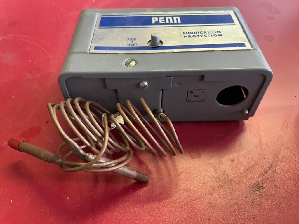 JOHNSON CONTROLS P45NCA-6 PENN LUBRICATION PROTECTION 17 PSI