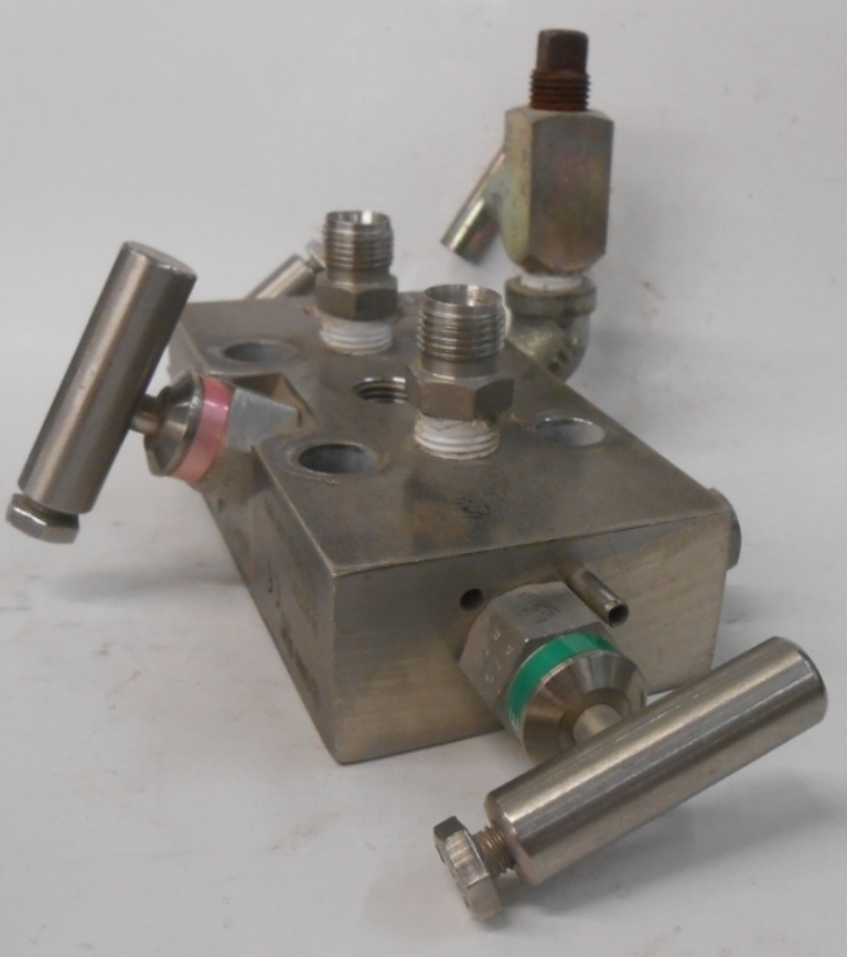 LONESTAR, PGI 3-VALVE MANIFOLD, M-581SDV, 316SS, 6000 PSI @ 200 DEG F MAX