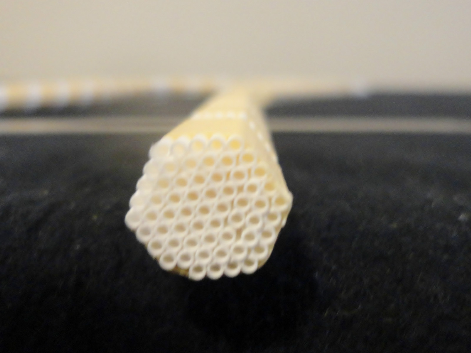 BUNDLE SMALL DIAMETER THIN-WALLED HIGH PURITY ALUMINA CERAMIC TUBES No.: 22
