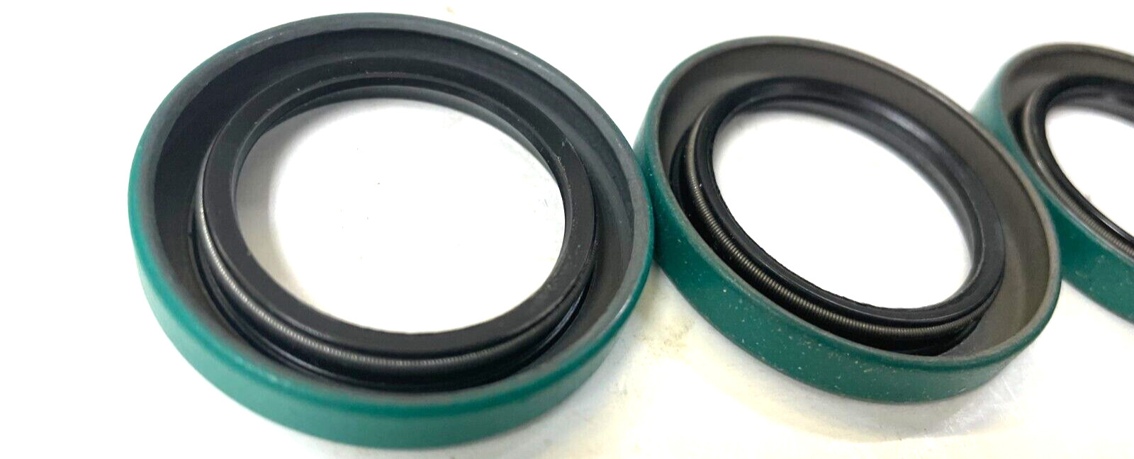 CR SEALS JOINT RADIAL 11123 1-5/8″ OUTSIDE DIAMETER 1″ INSIDE DIAMETER LOT OF 3