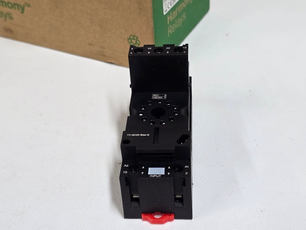 Lot of 10 Schneider Electric RUZSC3M Relay Sockets Harmony 3CO 12A 250V