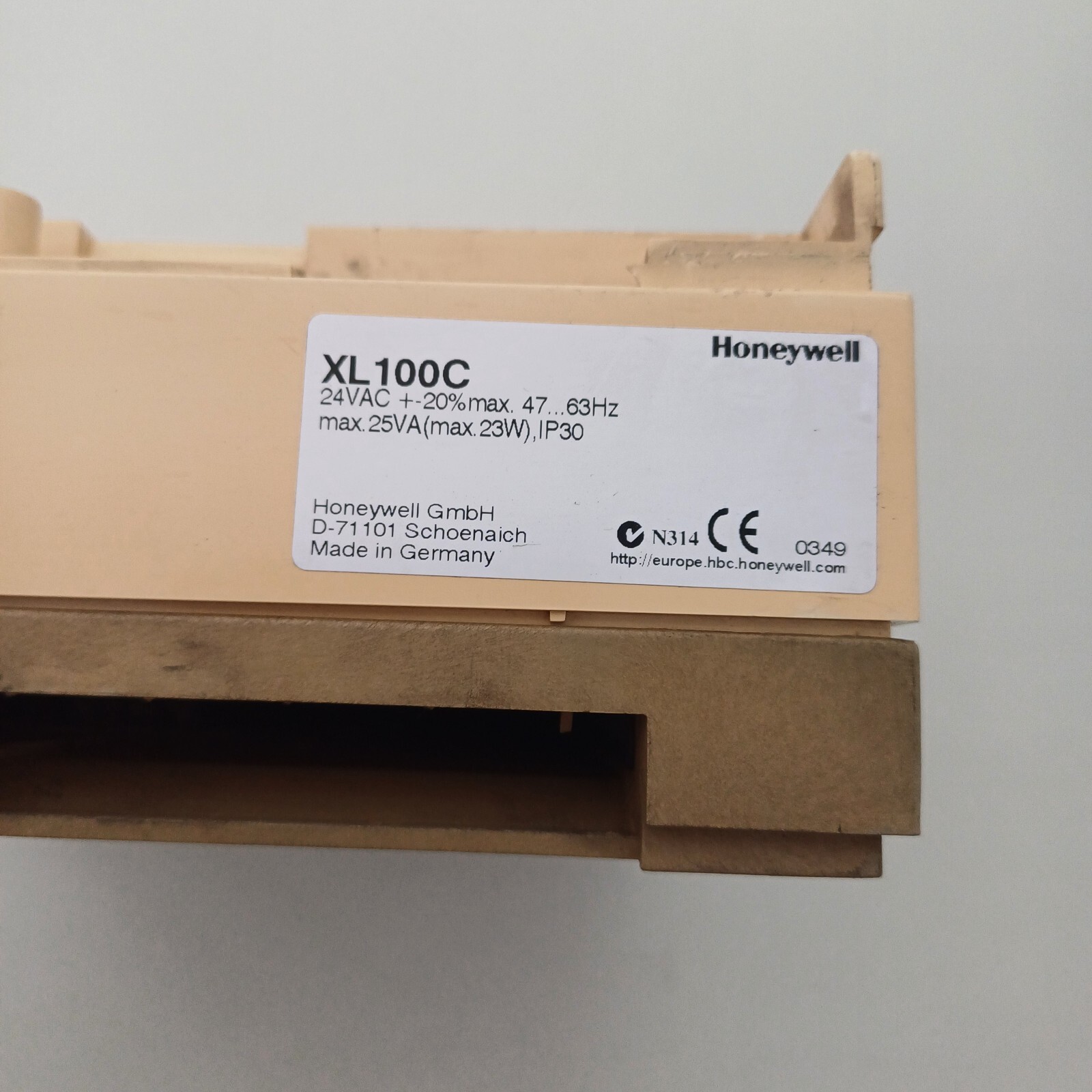 HONEYWELL XL100C EXCEL 100C WITH C-BUS & MODEM INTERFACE GERMANY