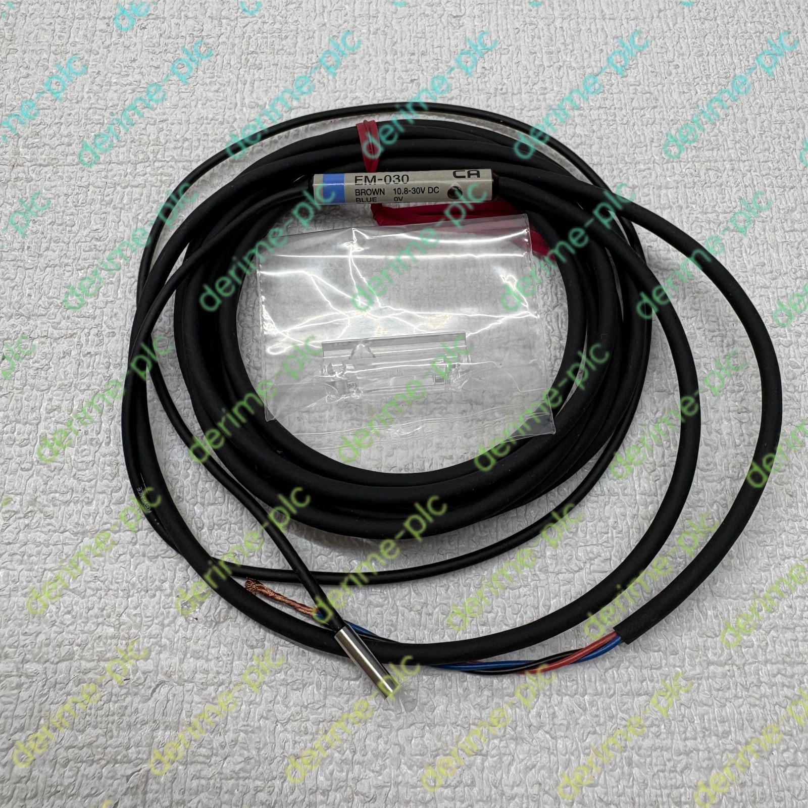 1pcs new Keyence EM-030 proximity transducer