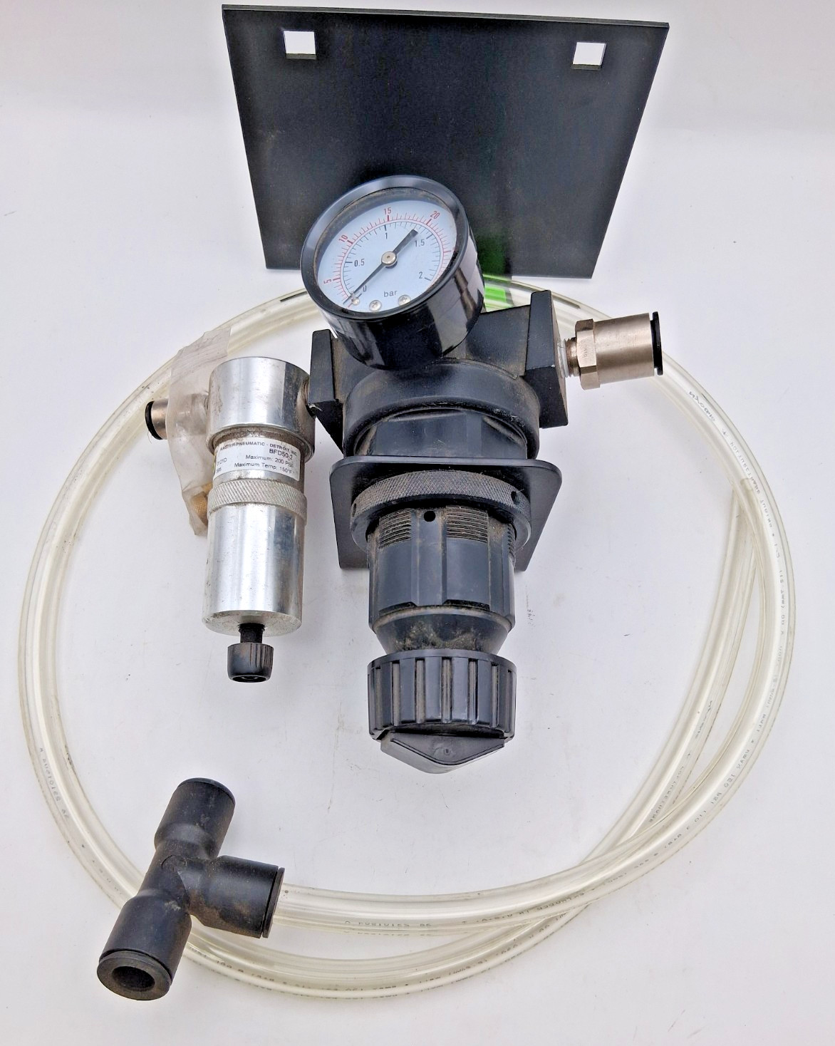 MP R100-2SR426 Regulator with Gauge