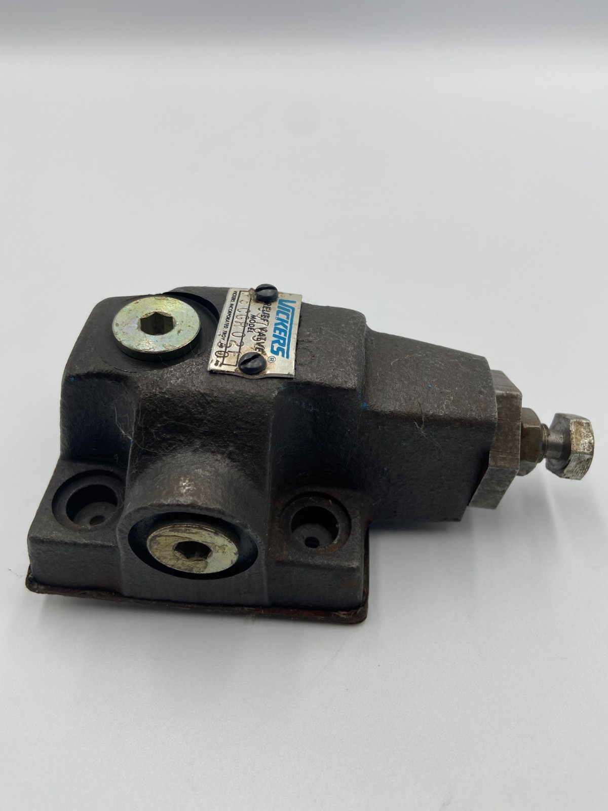 Vickers – Remote Control Relief Valve – 597854, F3 CGR 02 F 30, New