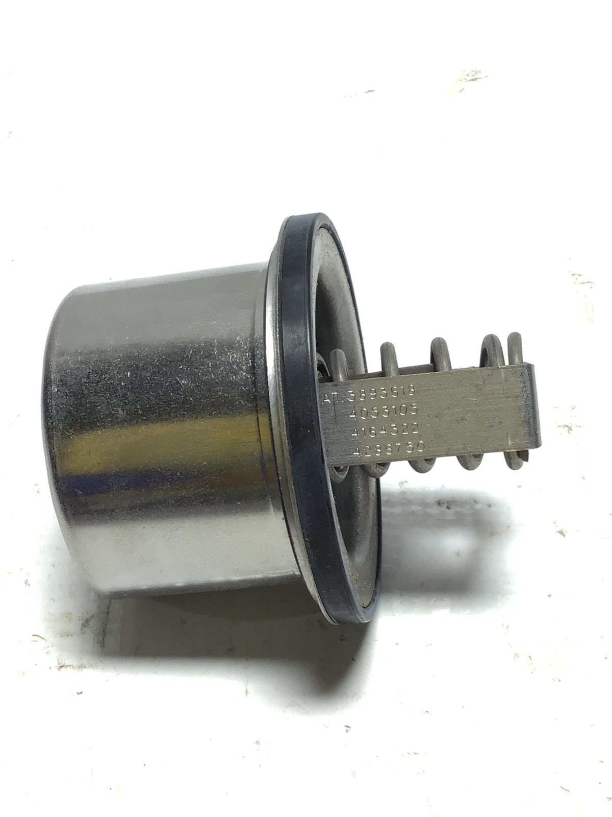 Genuine Detroit Diesel 23503825 Engine Coolant Thermostat 180°F