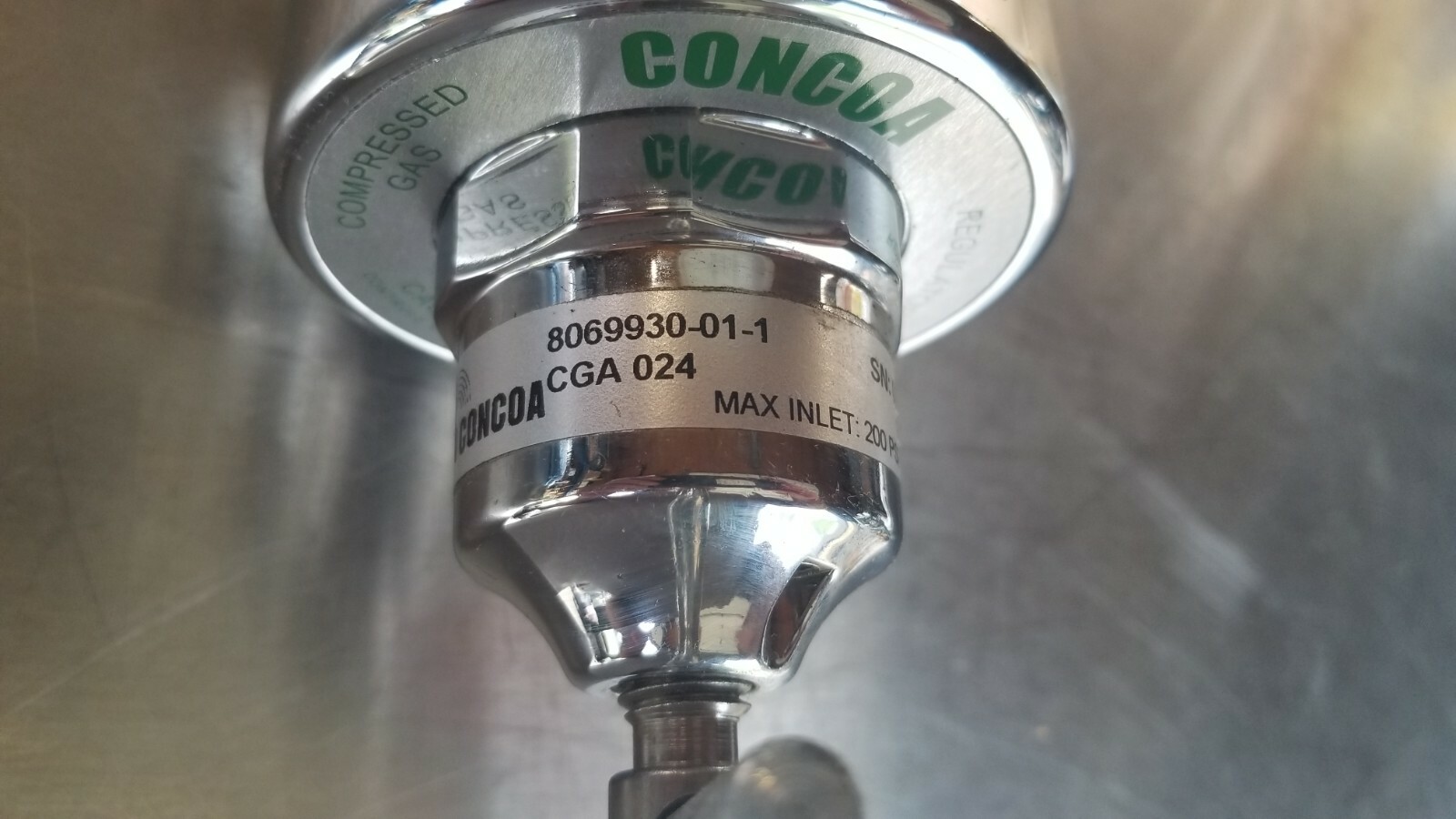 Concoa Single Stage Regulator 8069930-01-1 Oxygen 0-200 PSI CGA 24 Used