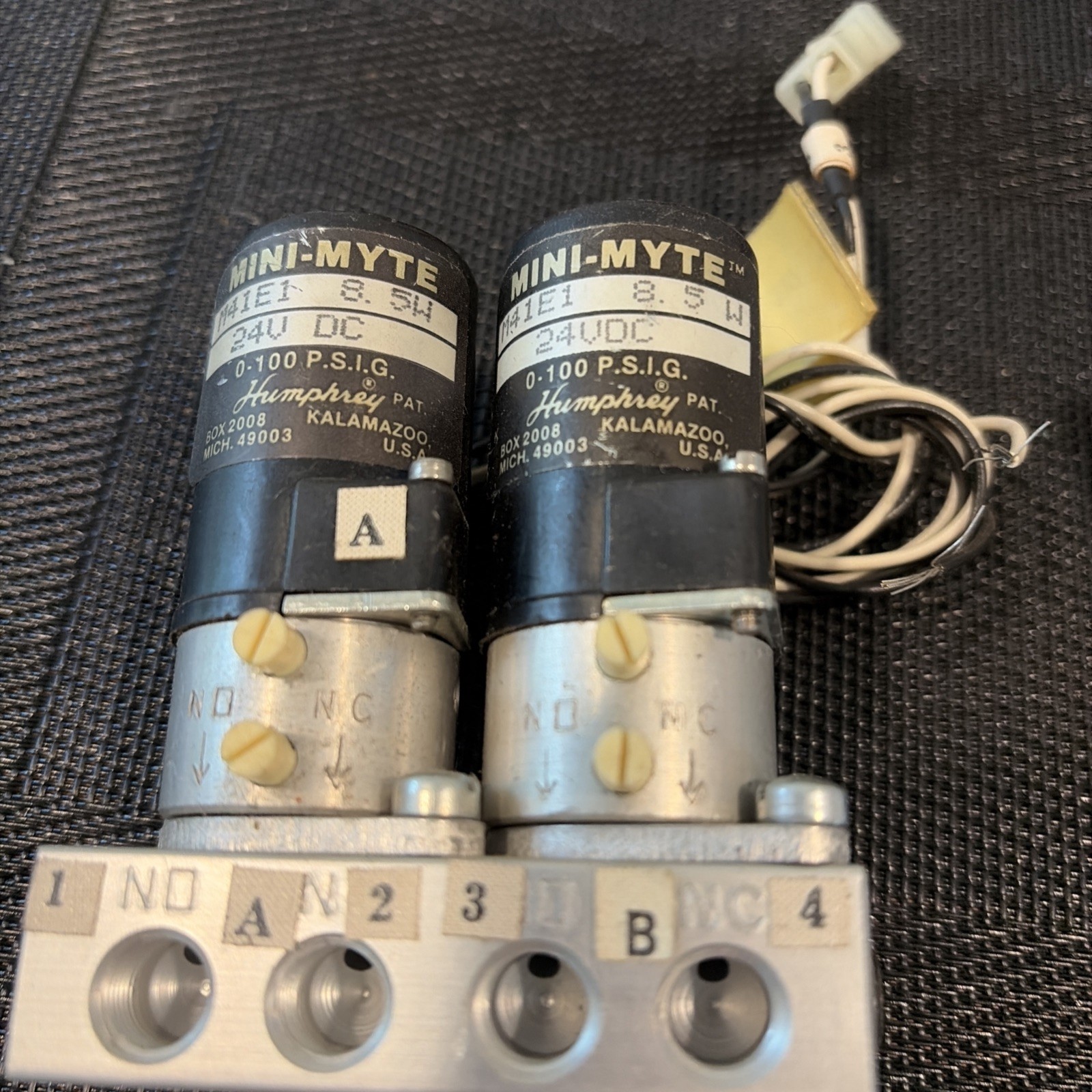 Lot If 2- Humphrey Mini-Myte M41E1 8.5 W 24V DC A And B