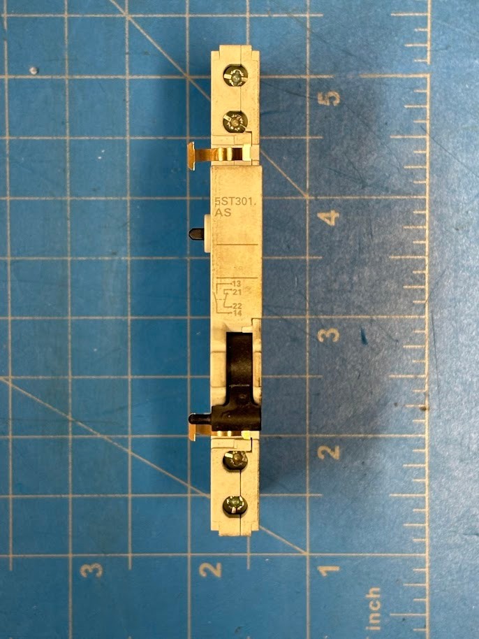 Siemens 6A 230V Auxiliary Circuit Switch 5ST301.AS