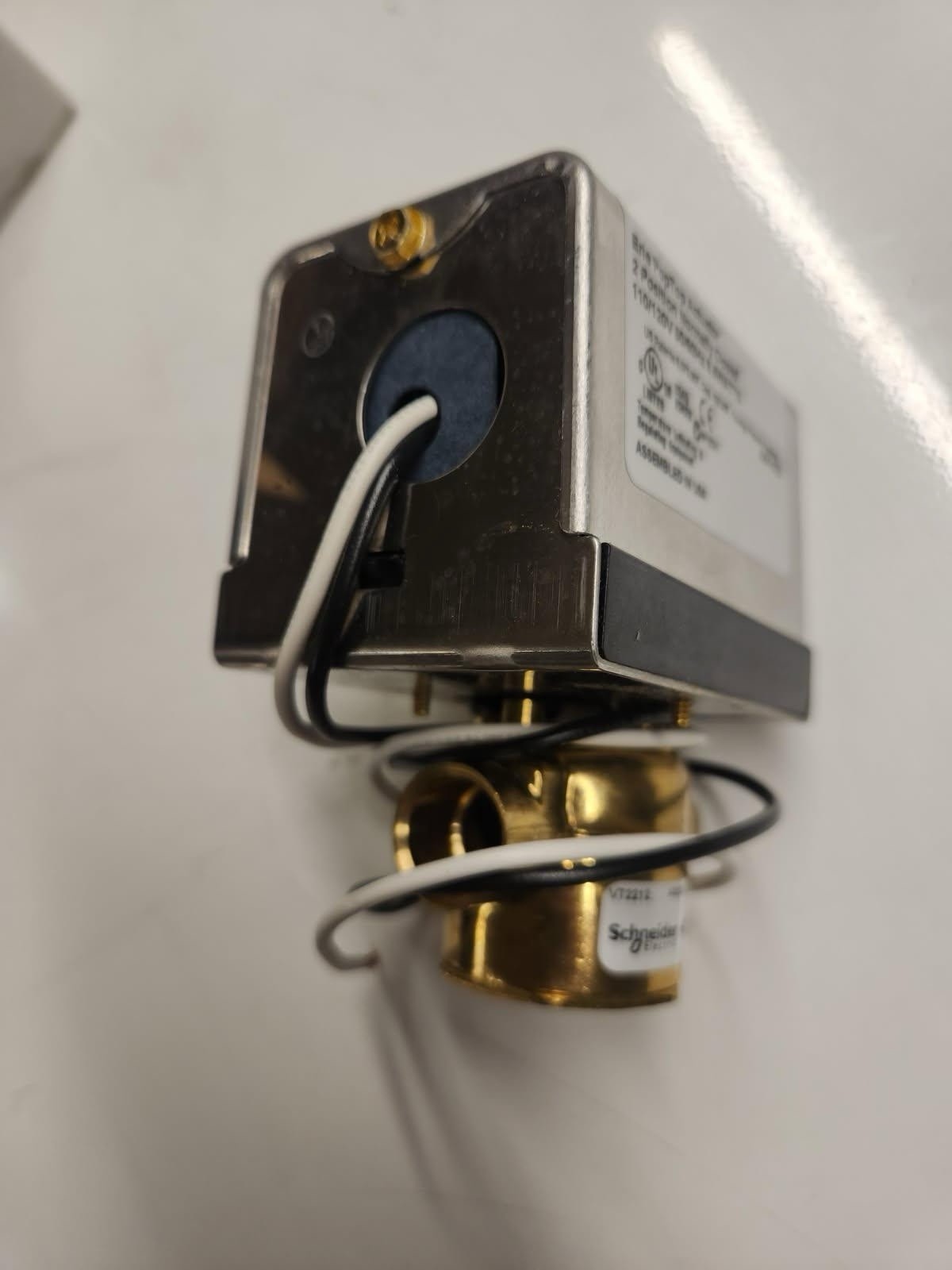 Schneider Electric Erie PopTop Valve Assembly – VT2212G13B020