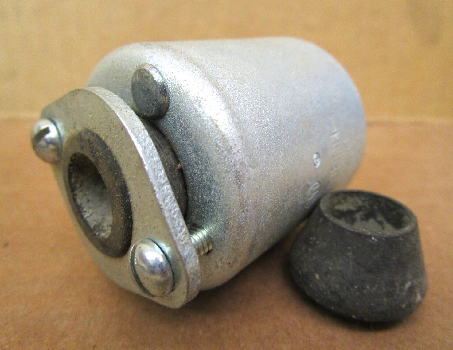 Hubbell 23034 Hubbellock CAP Lot of 2 Pieces 50941LR