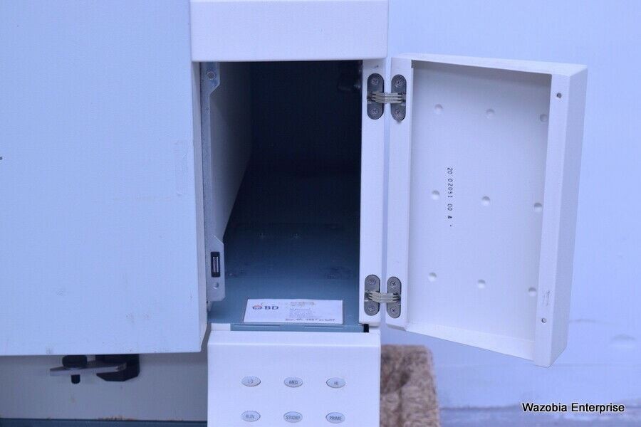 BD BECTON DICKINSON FACSCALIBUR FLOW CYTOMETER
