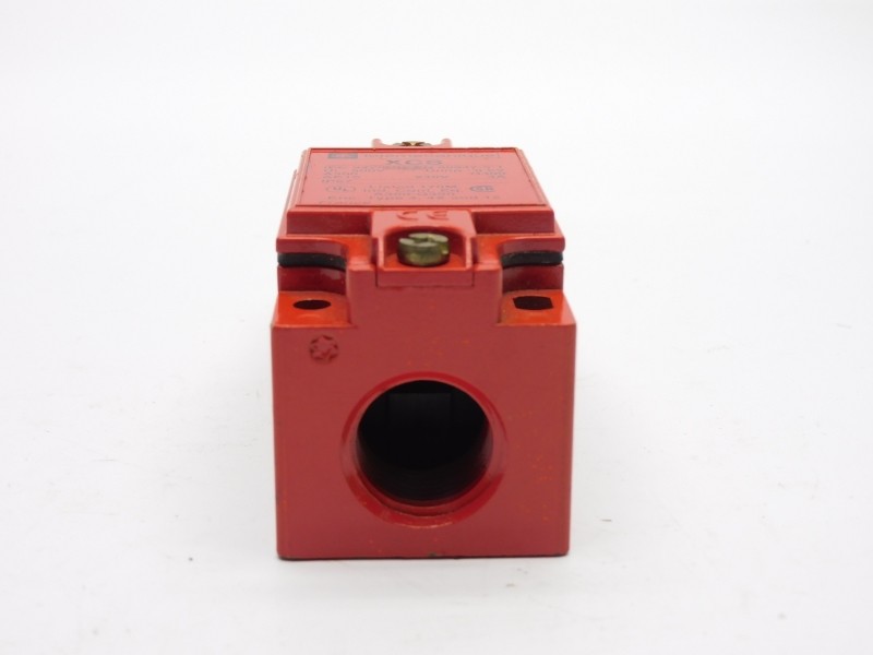 TELEMECANIQUE XCS-A703 500V 3A (NO KEY) NSNP