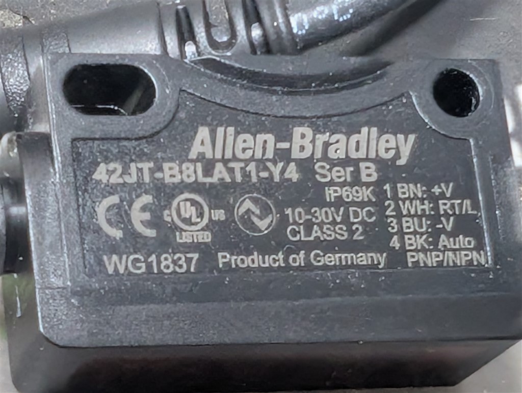 NEW Allen Bradley 42JT-B8LAT1-Y4 VisiSight Photoswitch 120mm PN-241575