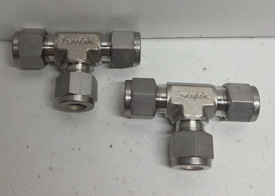 LOT OF 2 NEW NO BOX! SWAGELOK 3/8″ TUBE OD RUN TEES SS-600-3