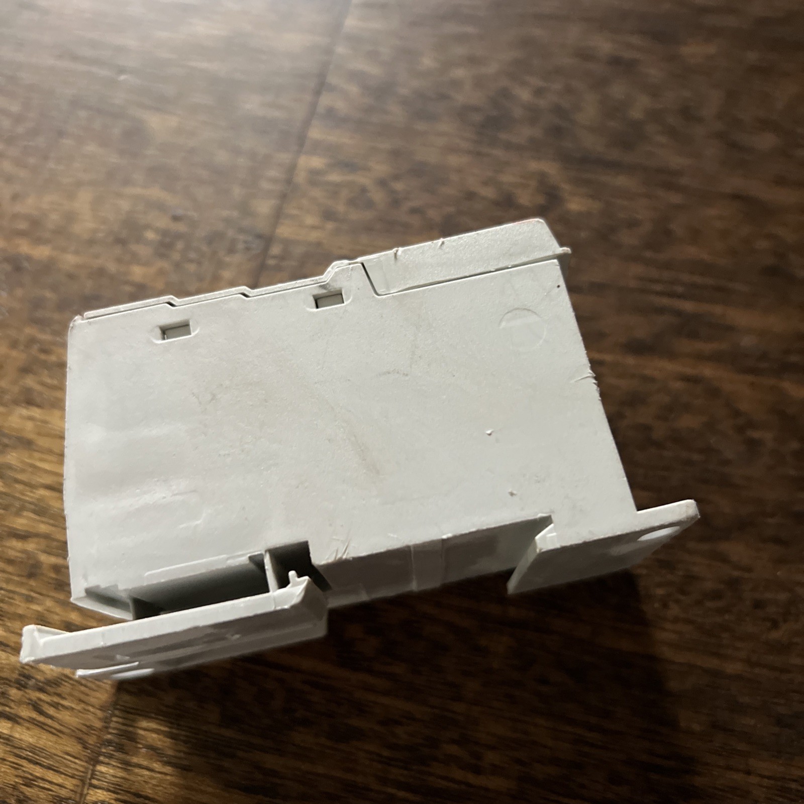 NEW ABB/ENTRETEC BRU250A SINGLE POLE DISTRIBUTION BLOCK 250A PN# 1SNA179657R1500