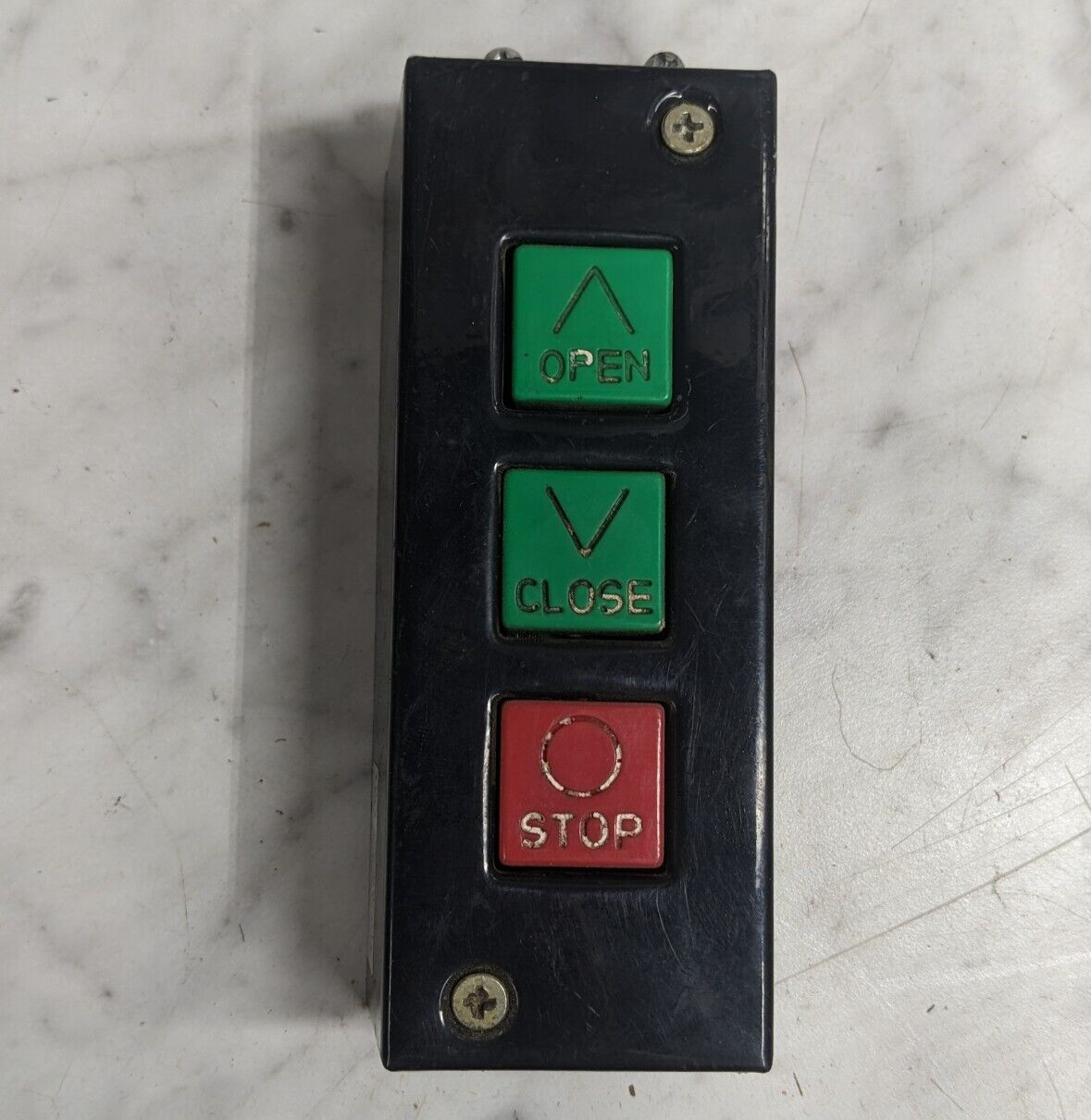 MMTC 5A 240V 3-BUTTON CONTROL STATION PBS-3 Commercial Garage Door Opener