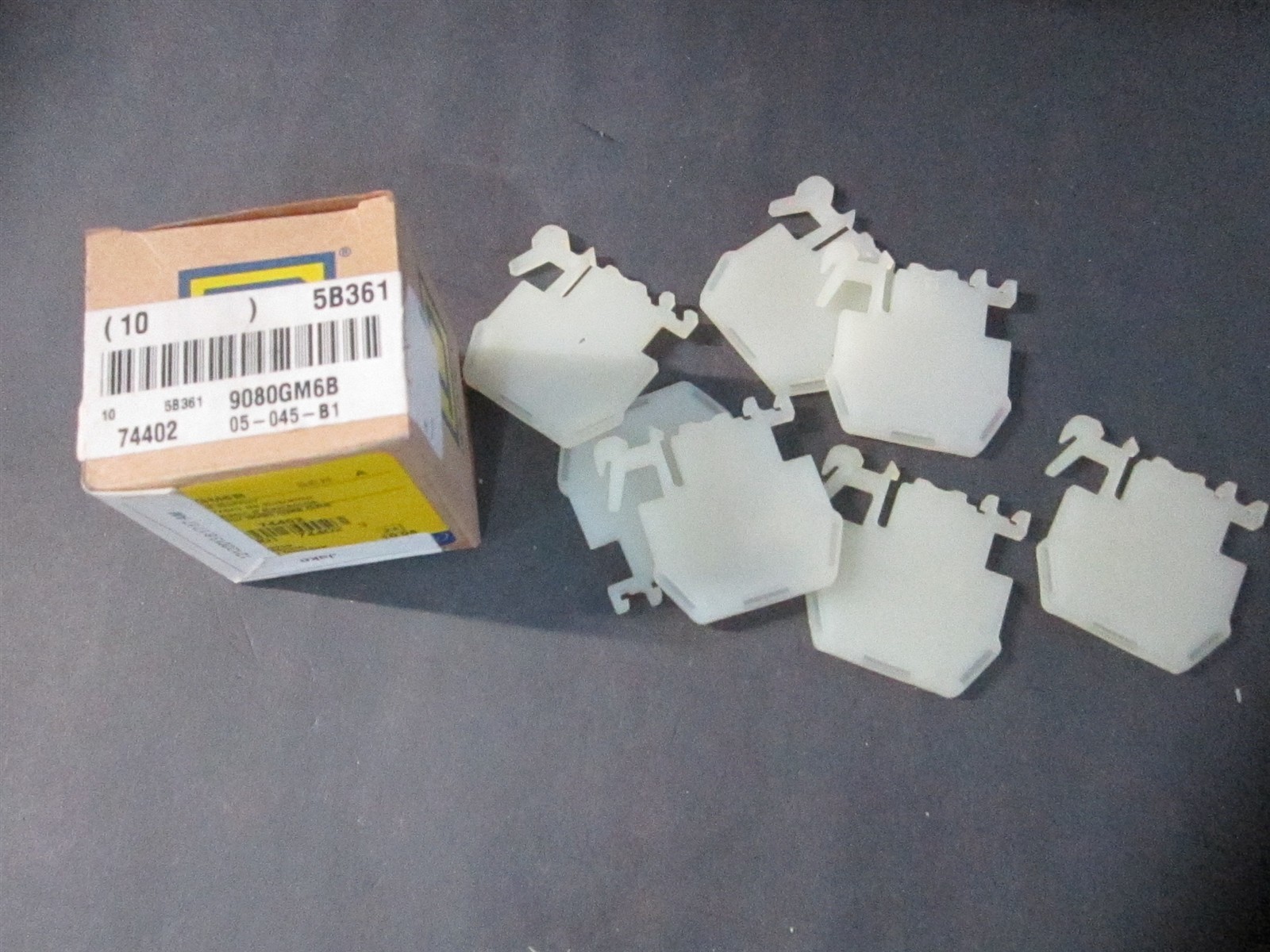 Square D (9080GM6B) End Barrier for 9080GR6T, 9080GR6, 9080GM6 – Lot of 7