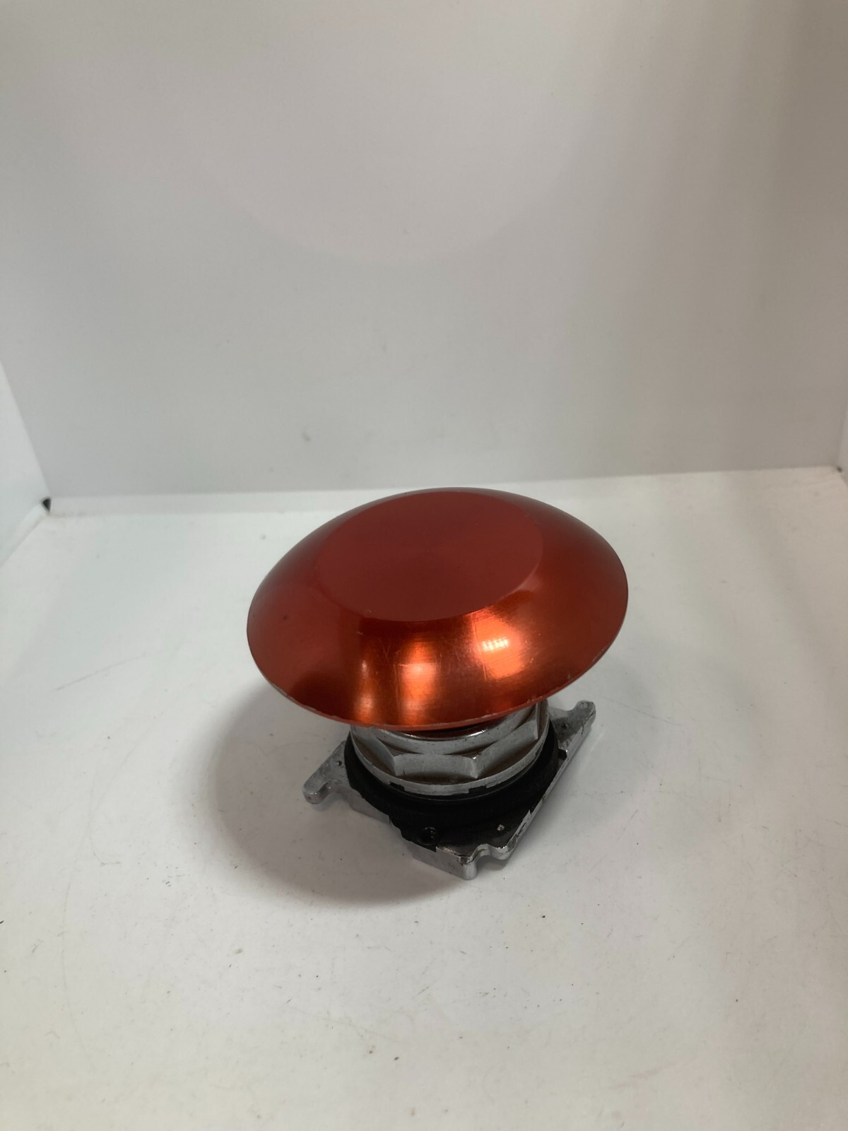 CUTLER HAMMER 10250T172 PUSHBUTTON OPERATOR JUMBO MUSHROOM COPPER COLOR