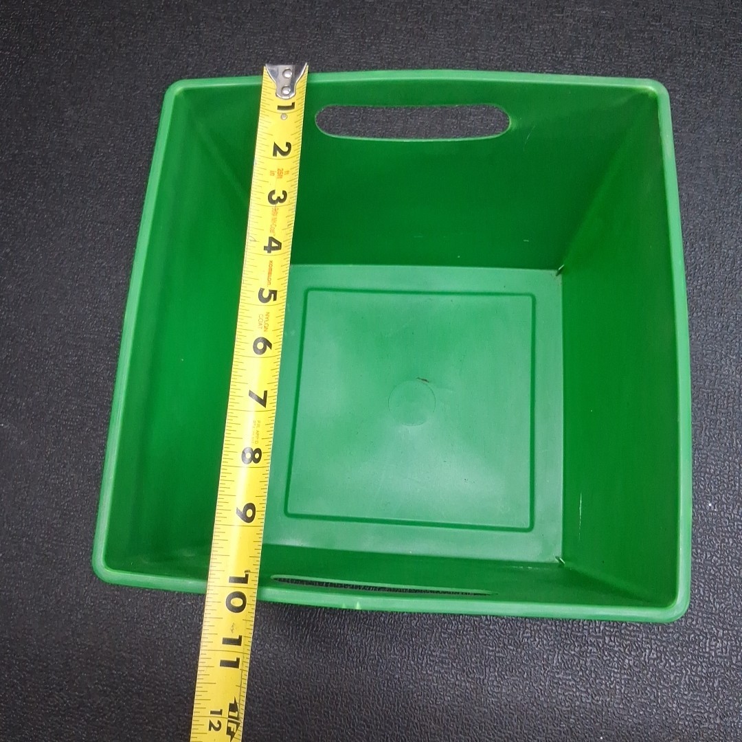 Pair of 10″ x 10″ x 7″ Plastic Green 2-Handle Square Storage Trays Boxes Bins
