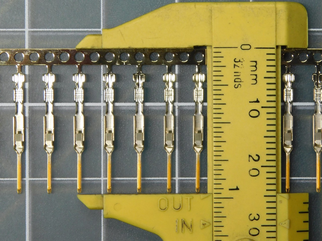 Lot of 909 TE CONNECTIVITY 1-104505-0 PIN 26-22 AWG 15AU B2716