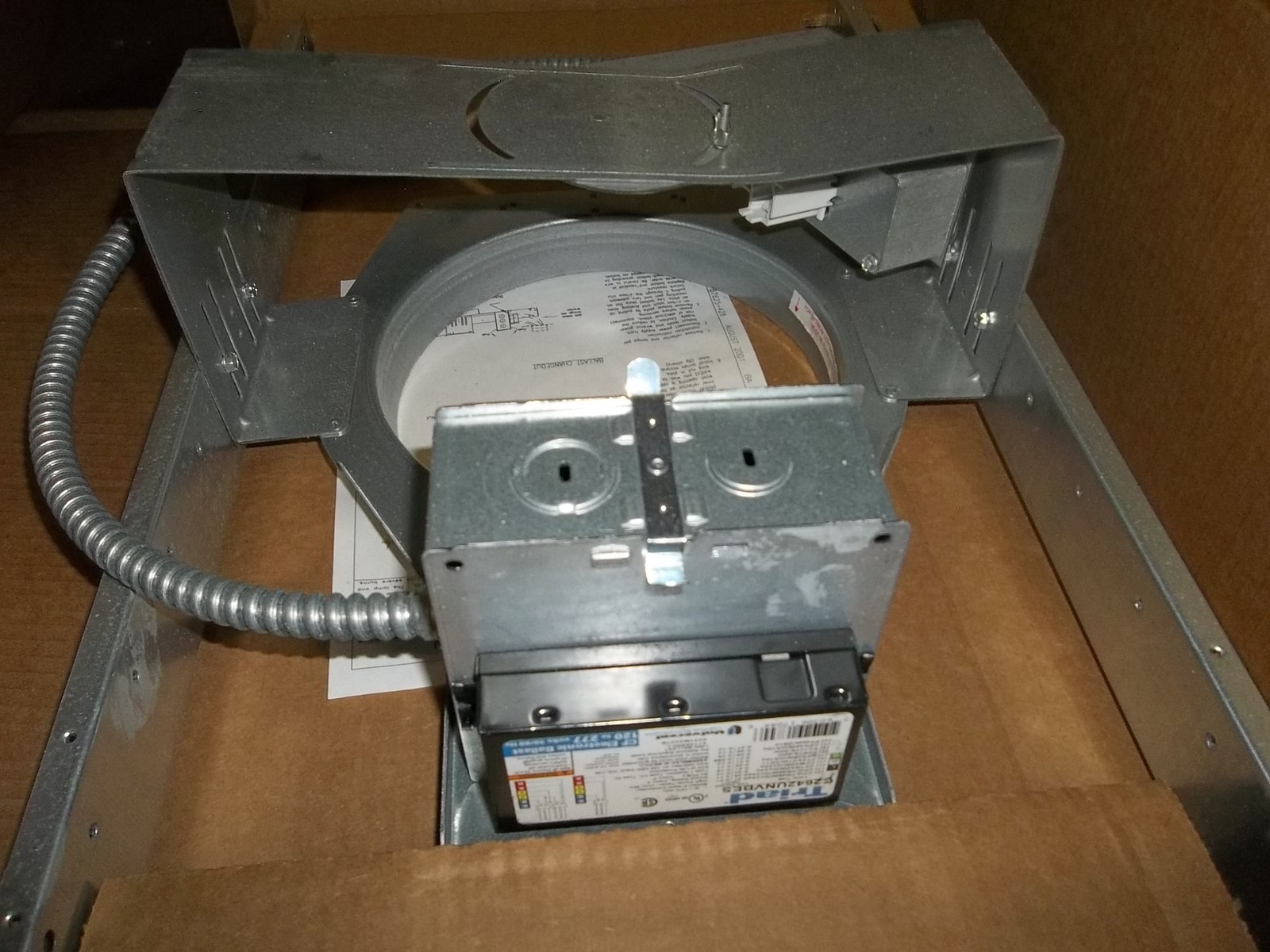 NEW Omega Commercial Recessed Light Fixture 7210569 7813 OM81H32PLT120/277