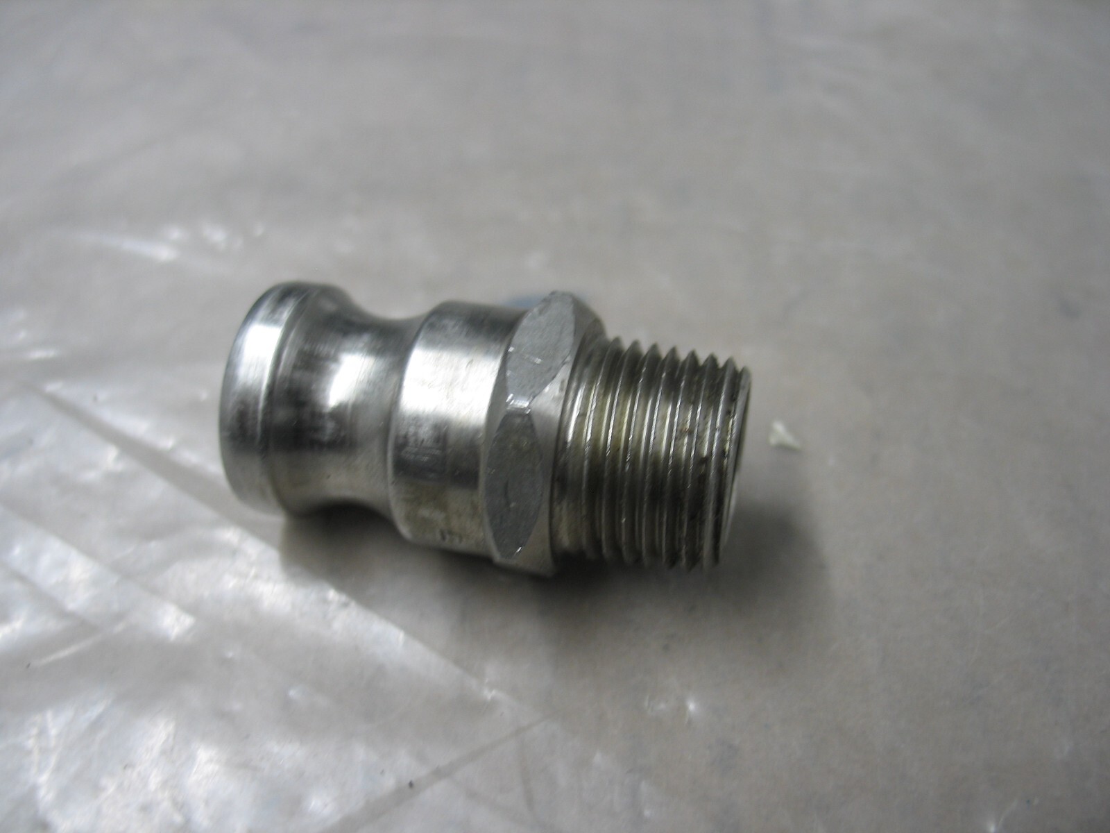 EVER-TITE 1/2B CAM & GROOVE MALE SS FITTING WITH 1/2″ MNPT THREAD P9564