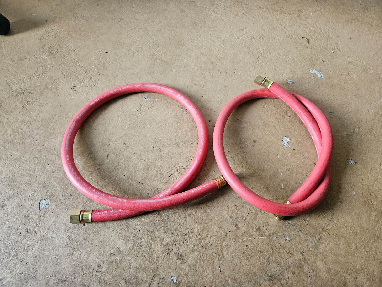 CONTINENTAL CONTITECH VARIFLEX 1/2 inch 300 PSI W.P. HOSE W/ BRASS FITTING 2pcs