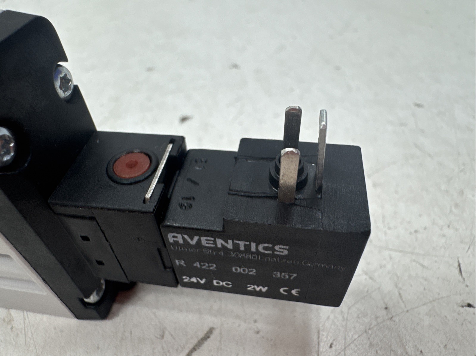 Emerson-Aventics 0820058601 Positively Overlapping 5/2-Directional Spool Valve