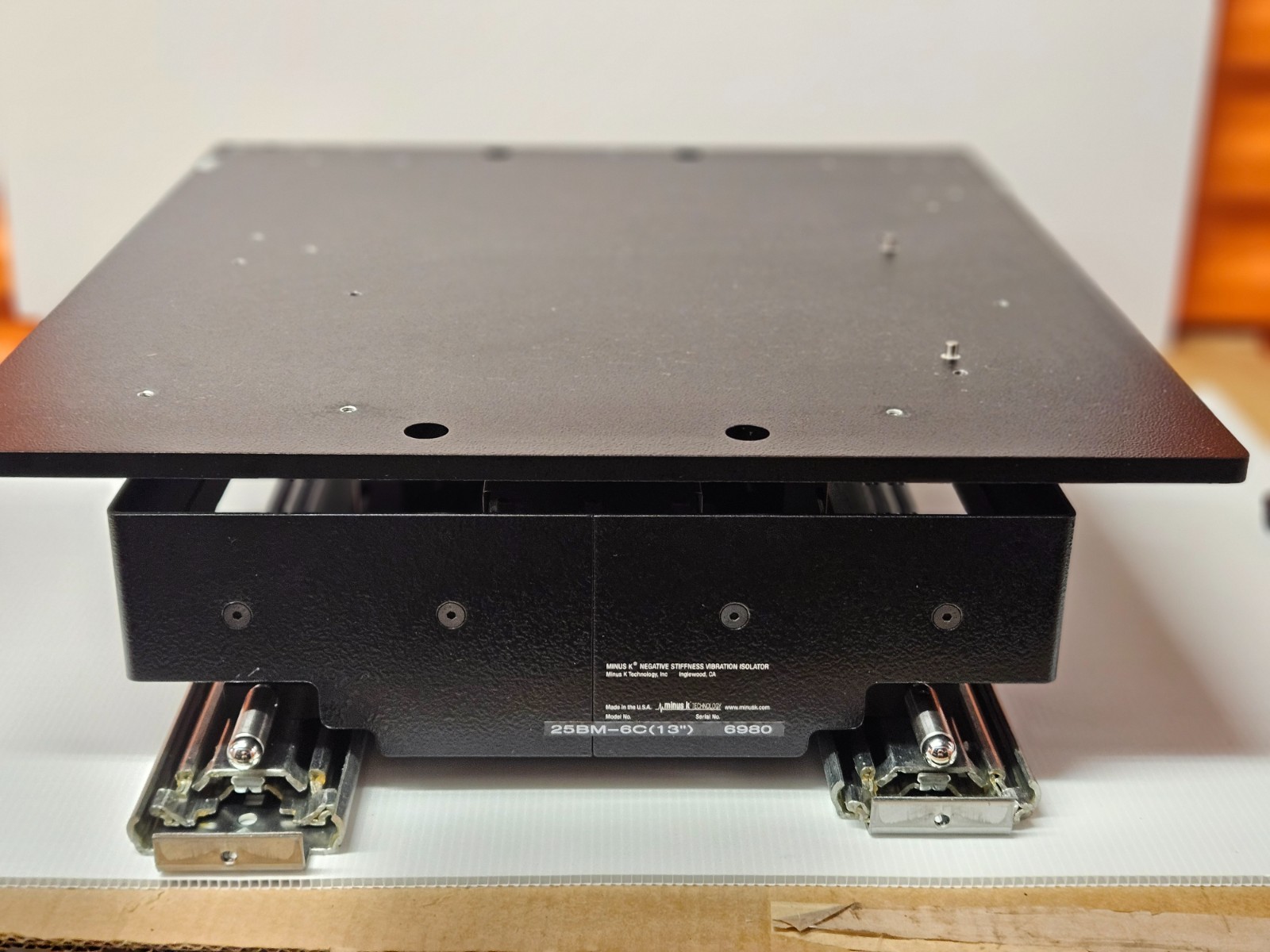 Minus K 25BM-6C 13″ Negative Stiffness Vibration Isolation Platform w/ Rails