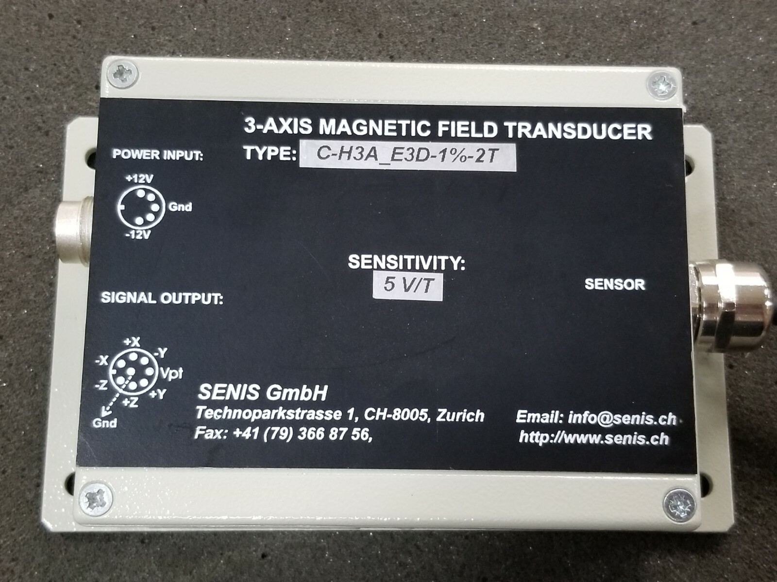 SENIS GmbH 3-Axis Magnetic Field Transducer Type: C-H3A_E3D-1%-2T