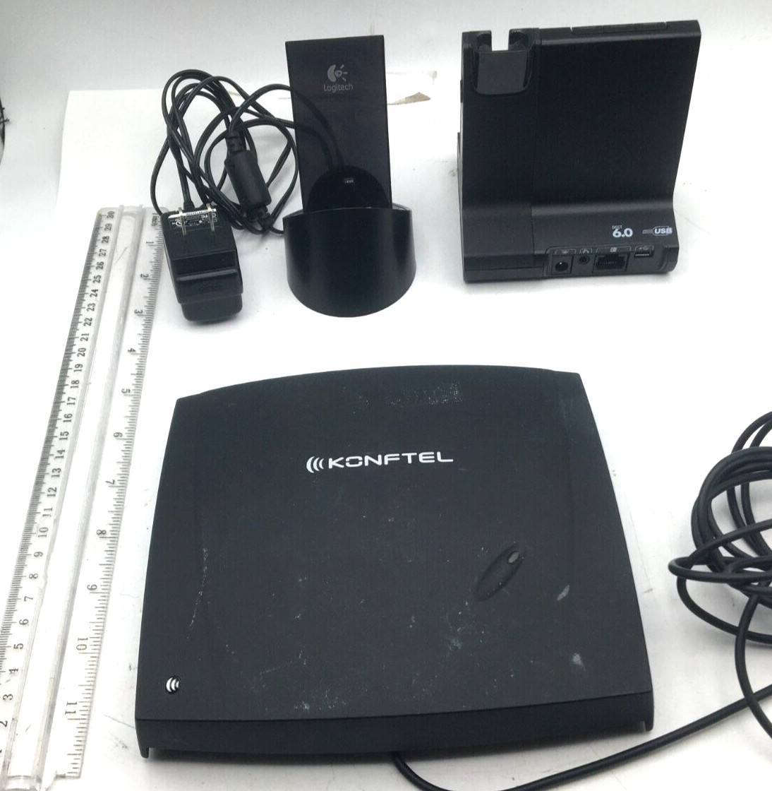Plantronics Dect 6.0 W02, Konftel Base Station 840102128, Logitech Dock 810-0003