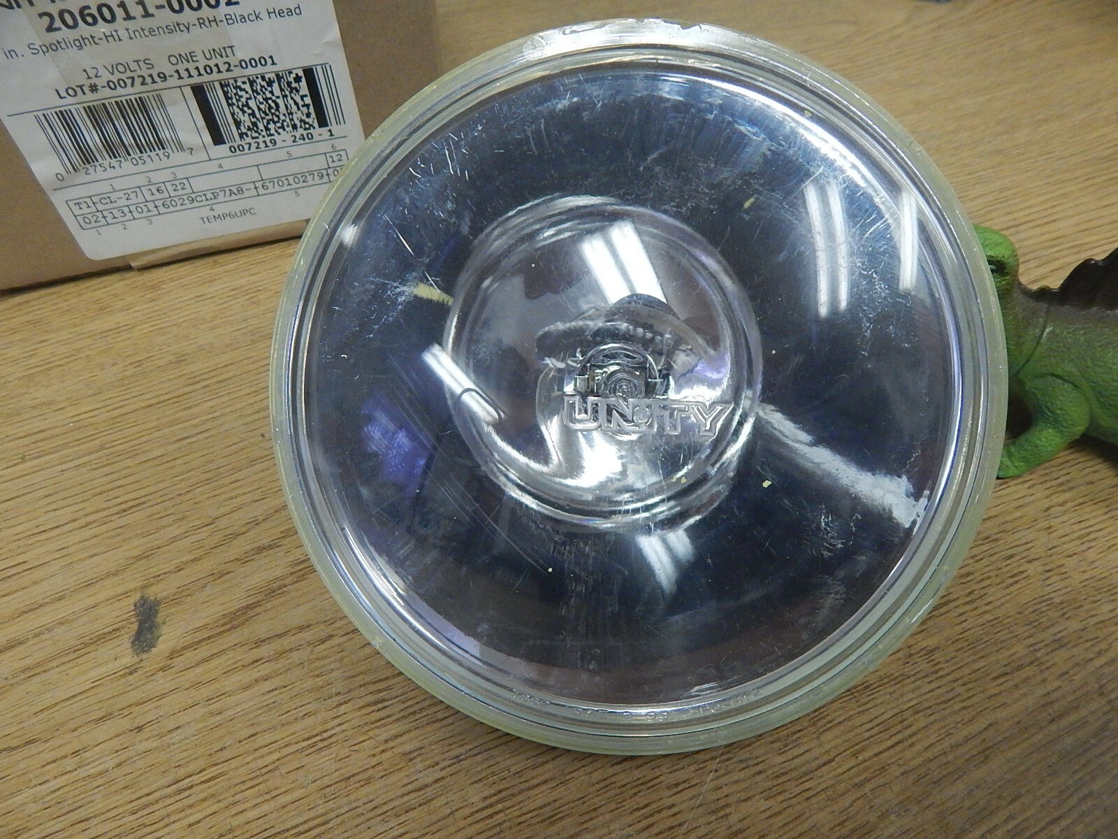 NEW Unity 206011-0002 Spotlight 007219-111012-0001 6″ RH Black Head