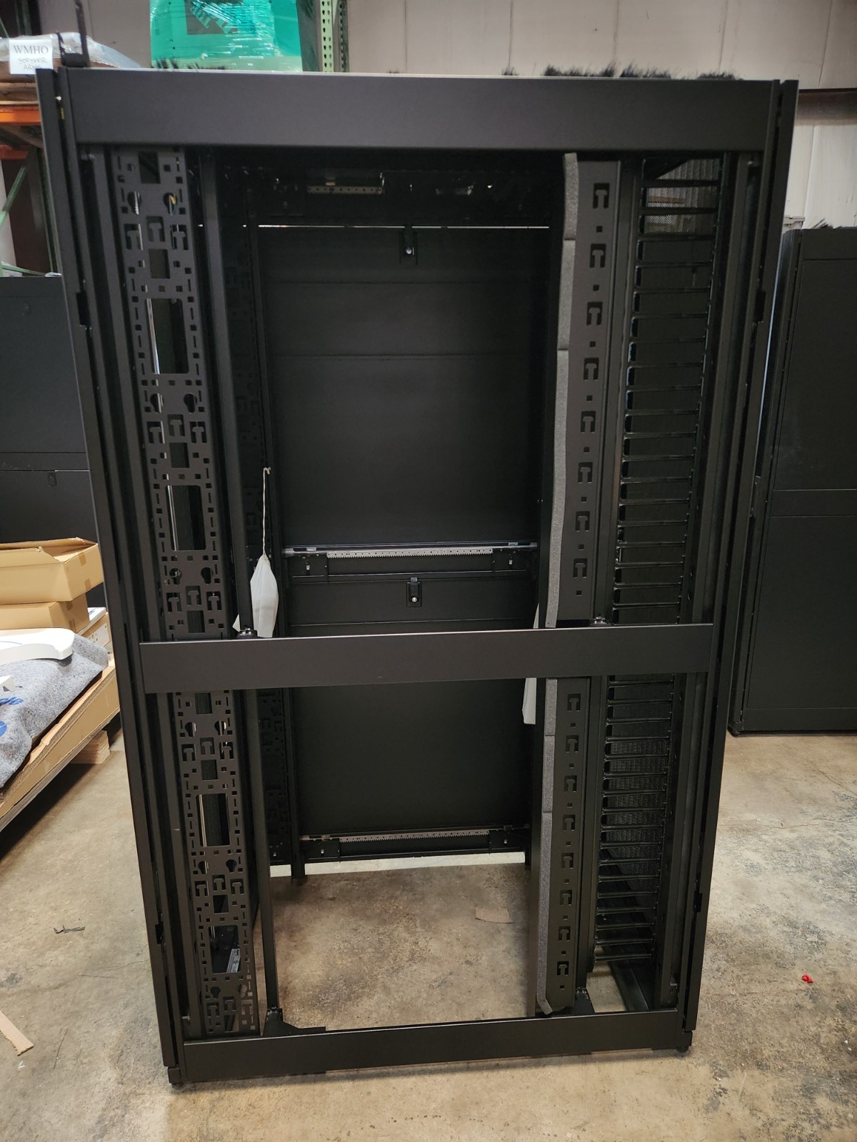 APC Schneider AR3340 NetShelter SX 42U 750mm x 1200mm Server Rack Enclosure