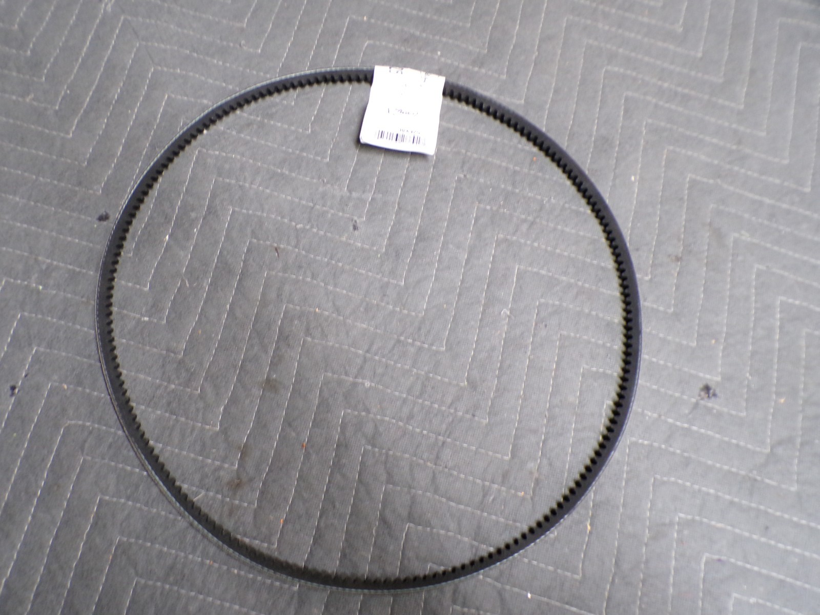 Gates 3VX425 Belt *NOS*
