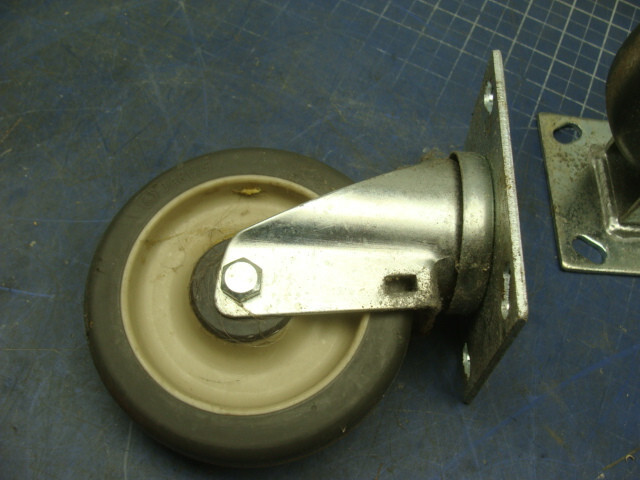 SET OF 4 JARVIS 5″ X 1-1/4″ CASTERS (2) STATIONARY & (2) SWIVEL LOT OF 2 (8 CA)