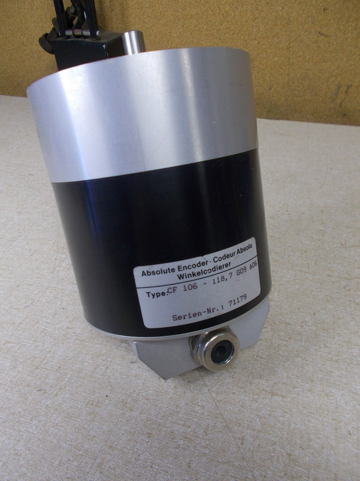 NEW TWK Absolute Encoder 106-118 7G09 A06 *FREE SHIPPING*