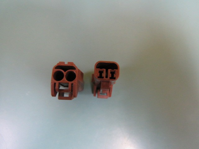 Yazaki 7123-8521-80 Qty of 100 per Lot CONNECTOR; 58 Series Connectors | Y Type