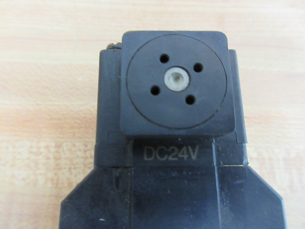 SMC VS7-8-FPG-D-3N Solenoid Valve VS78FPGD3N
