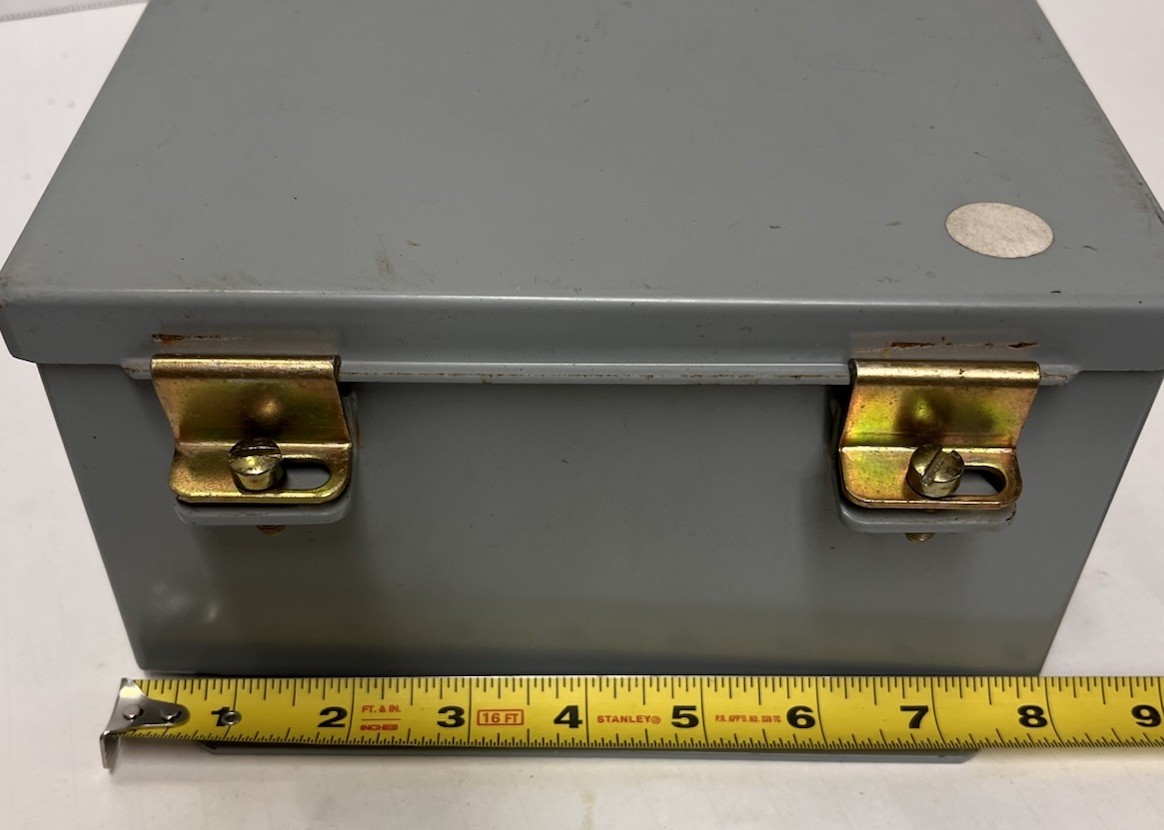 Hoffman E27525 J & P Box Enclosure 431H E27525 10x8x4 Inches Type 12 & 13