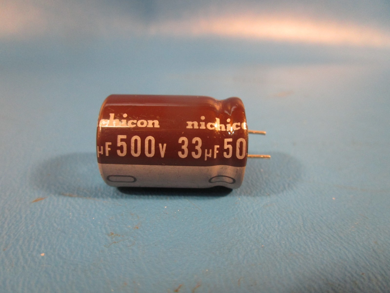 LOT OF 30 Nichicon, UCY2H330MHD3TN, CAP ALUM 33UF 20% 500V RADIAL TH