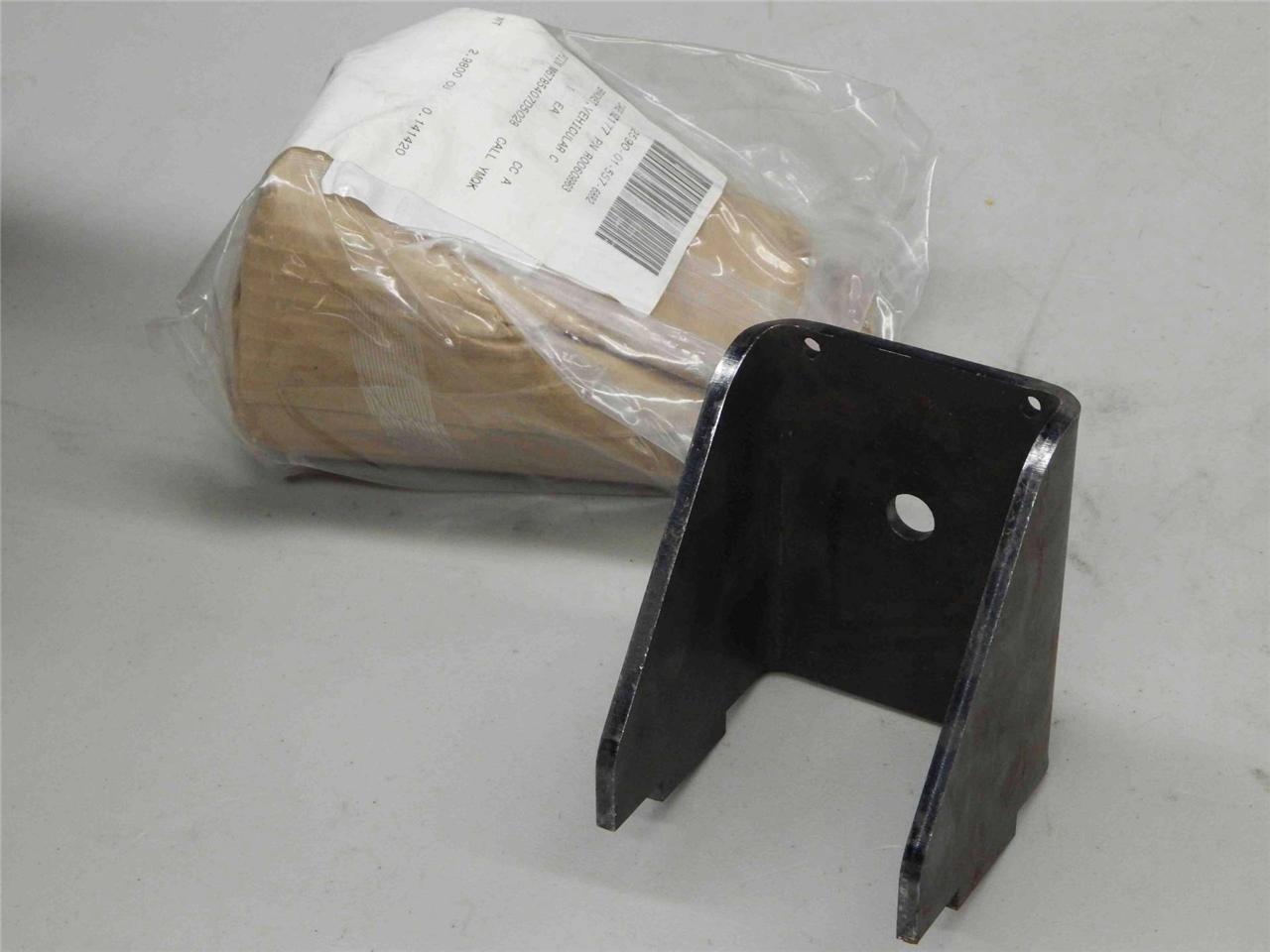 Vehicular Bracket R00609963 2590-01-557-6882 NEW