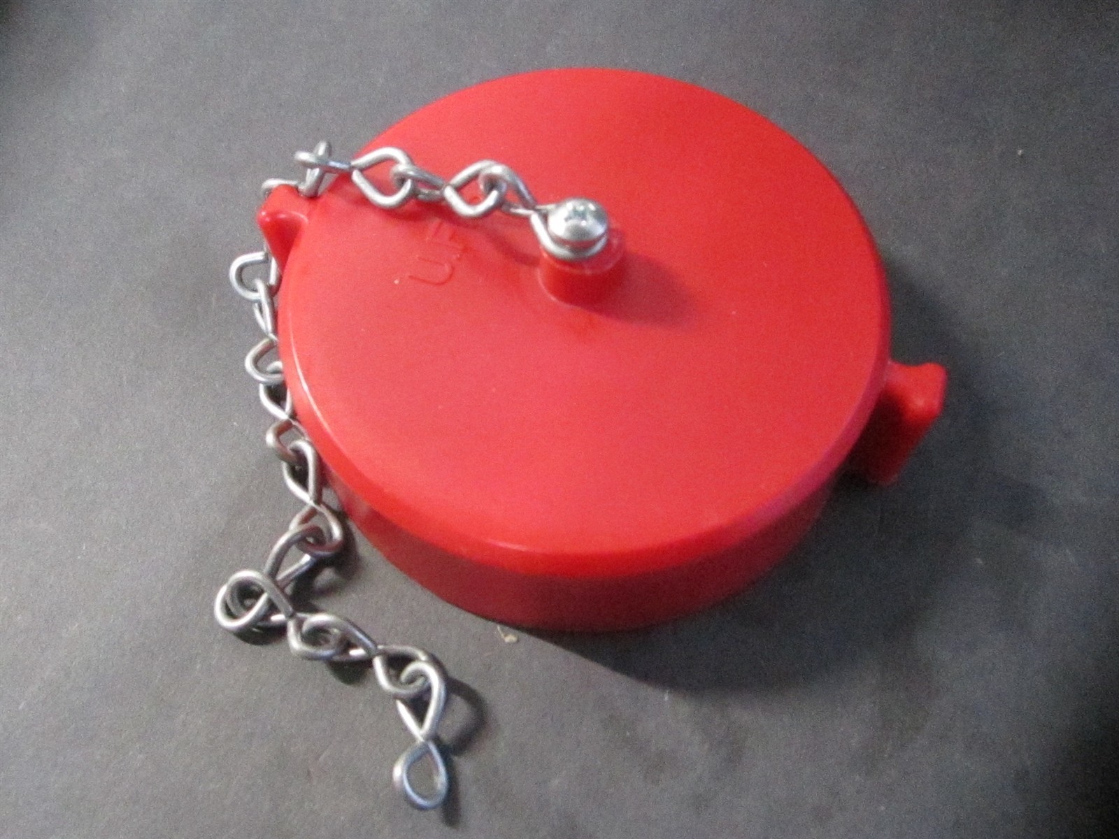 Moon American (664-252) 2-1/2″ FNH Red Fire Hose Cap with Chain – Lot of 2