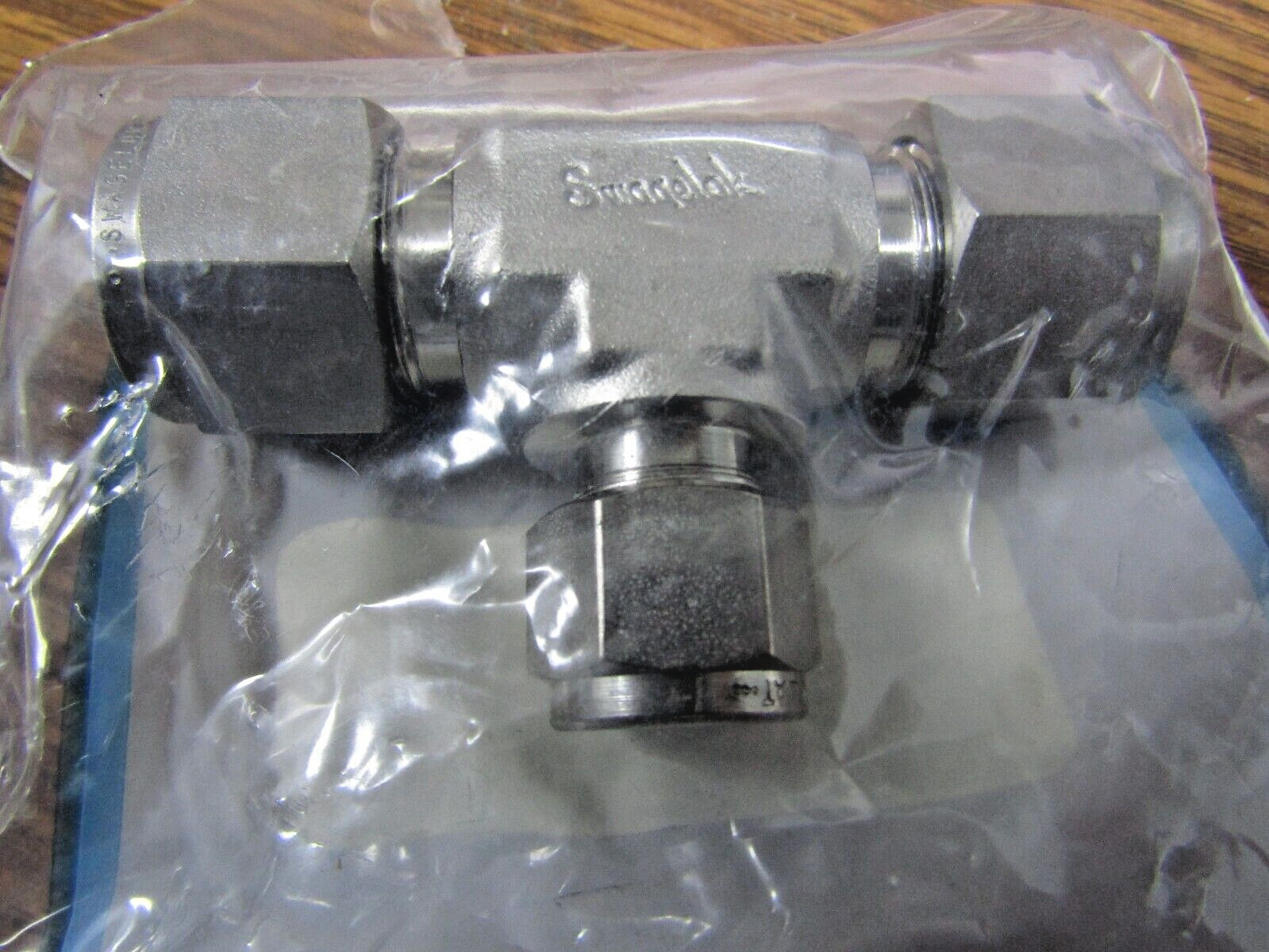 ✌ NEW SWAGELOK SS-810-3-8-6SC11 REDUCING TEE 1/2″ X 3/8″ X 1/2″