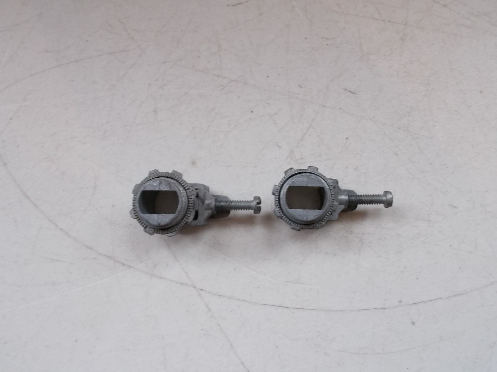 Halex L67 lot of 2 Flex Cable Squeeze Clamp Connectors *FREE SHIPPING*